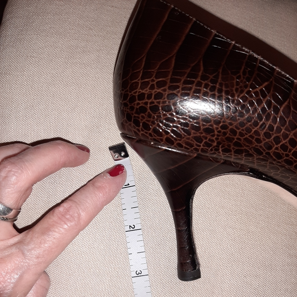Alexandra Neel croc pumps - Picture 4 of 10